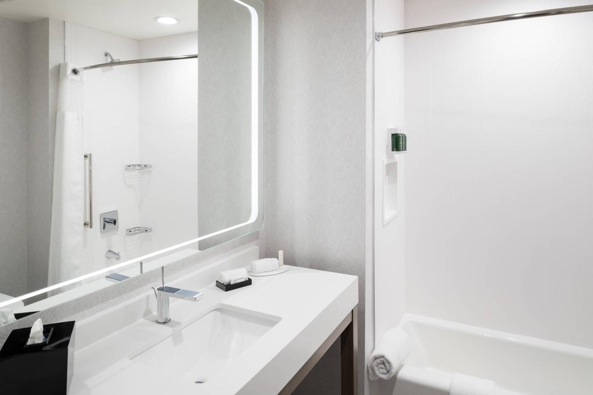 Courtyard By Marriott Houston Heights/I-10 Hotel Eksteriør billede