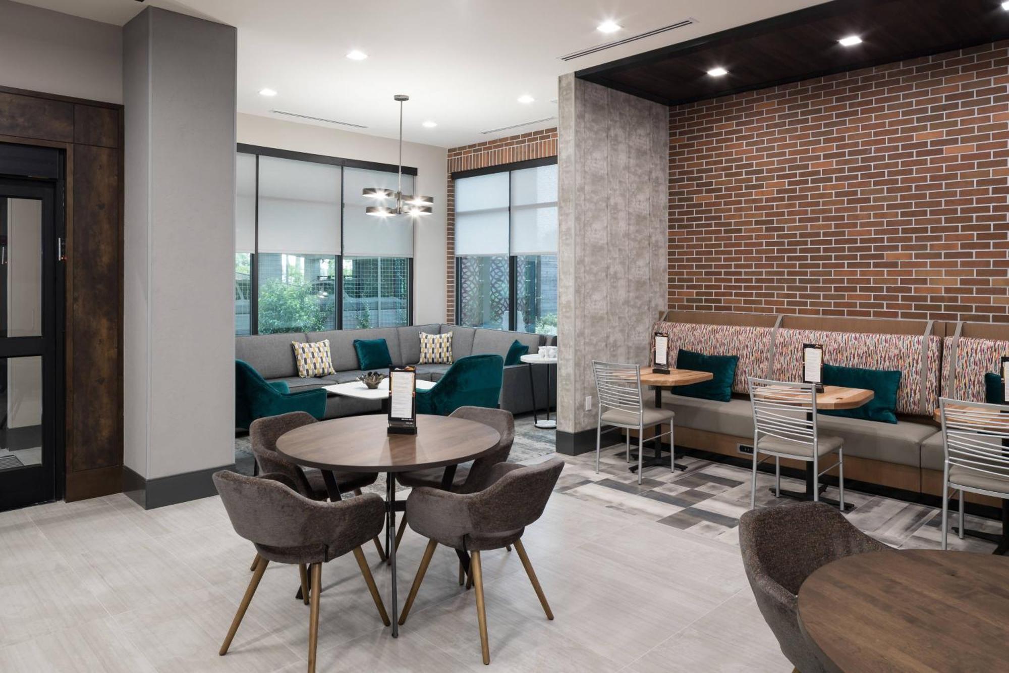 Courtyard By Marriott Houston Heights/I-10 Hotel Eksteriør billede